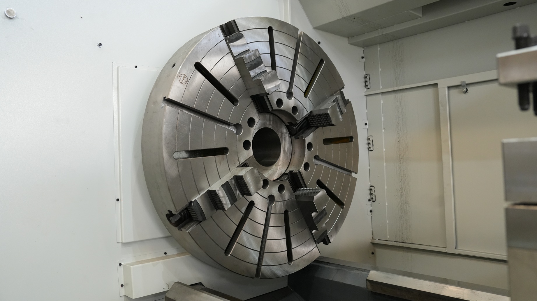SKA61100/1500 Large Swing CNC Lathe