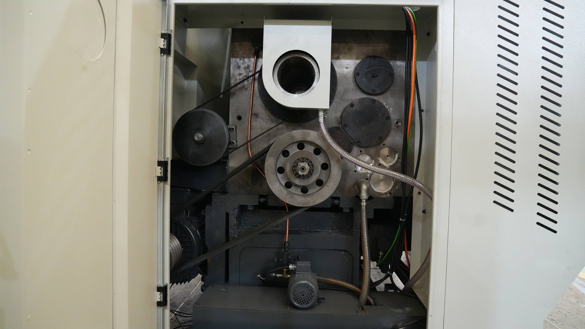 SKA61100/1500 Large Swing CNC Lathe