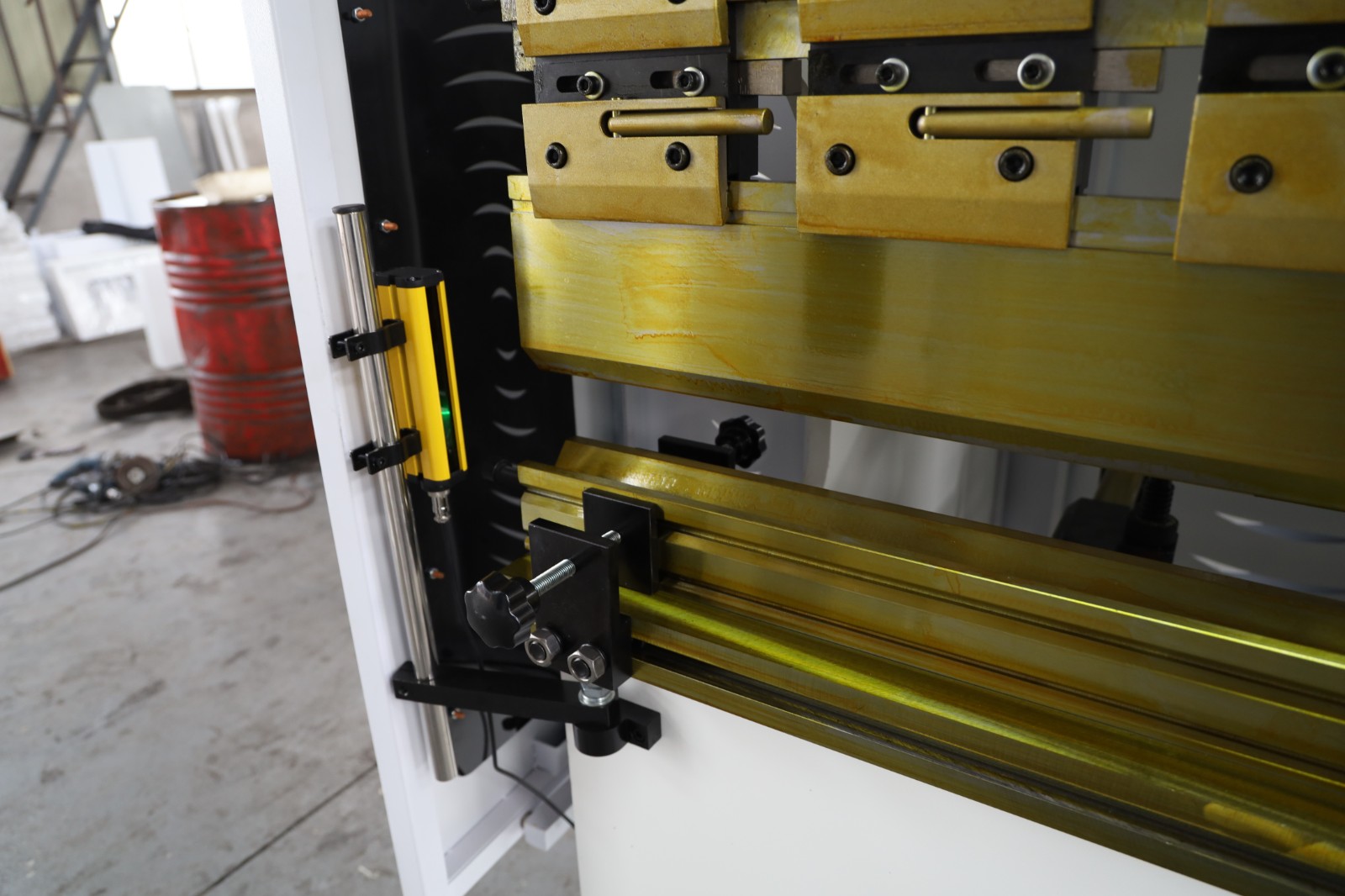 HPB40T-1600 Press Brake with Delem ET19 CNC System
