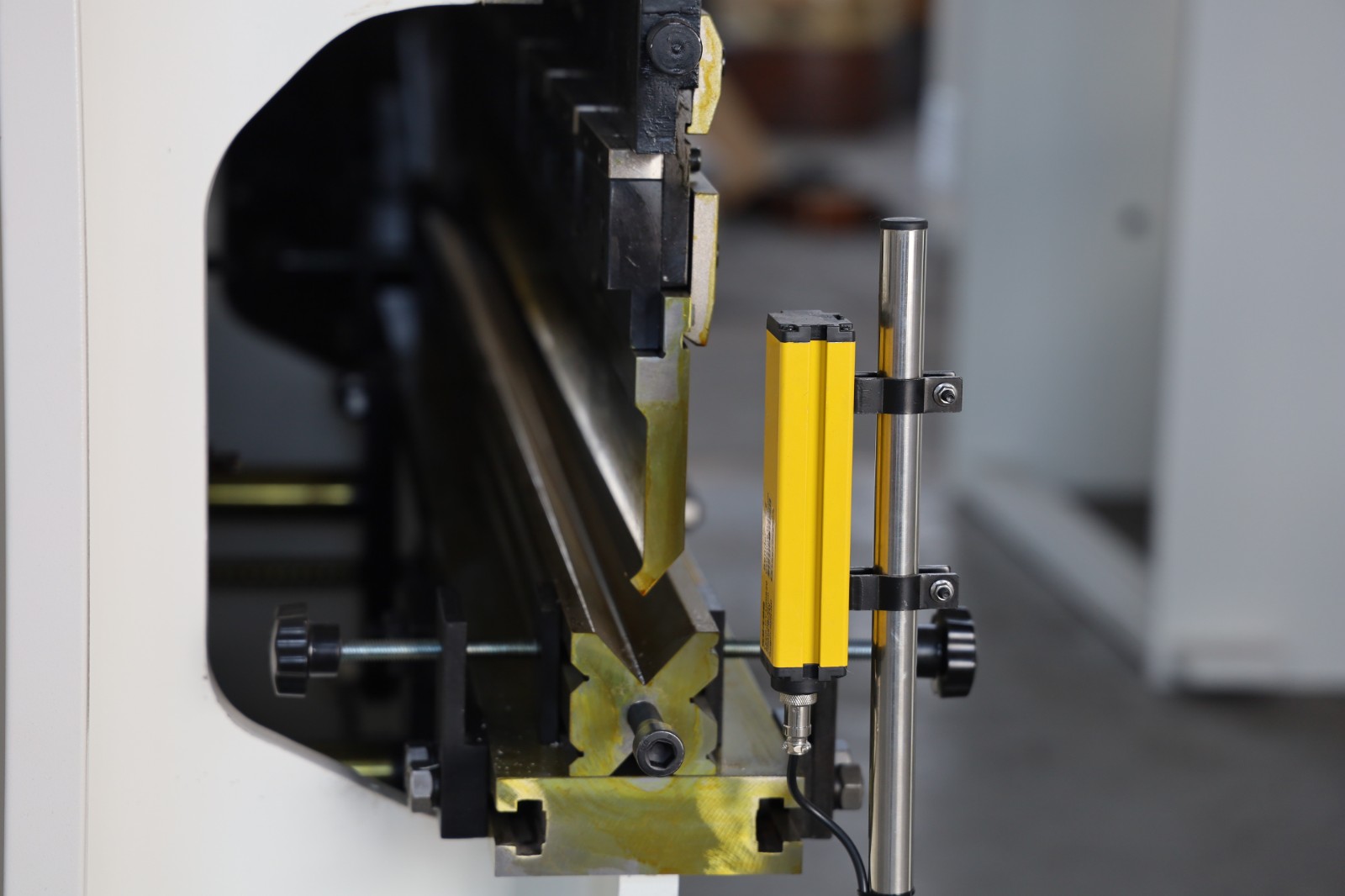 HPB40T-1600 Press Brake with Delem ET19 CNC System