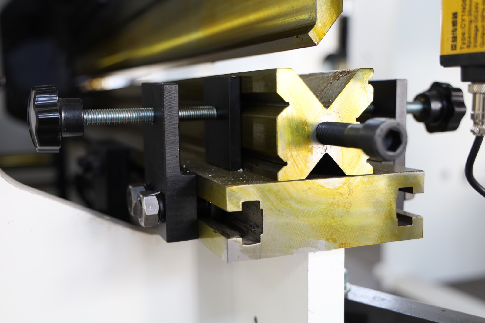 HPB40T-1600 Press Brake with Delem ET19 CNC System