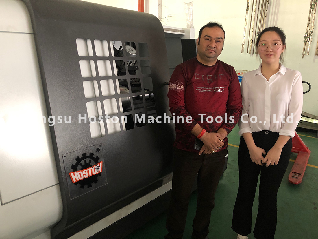 Customer visit the workshop of spinning machine