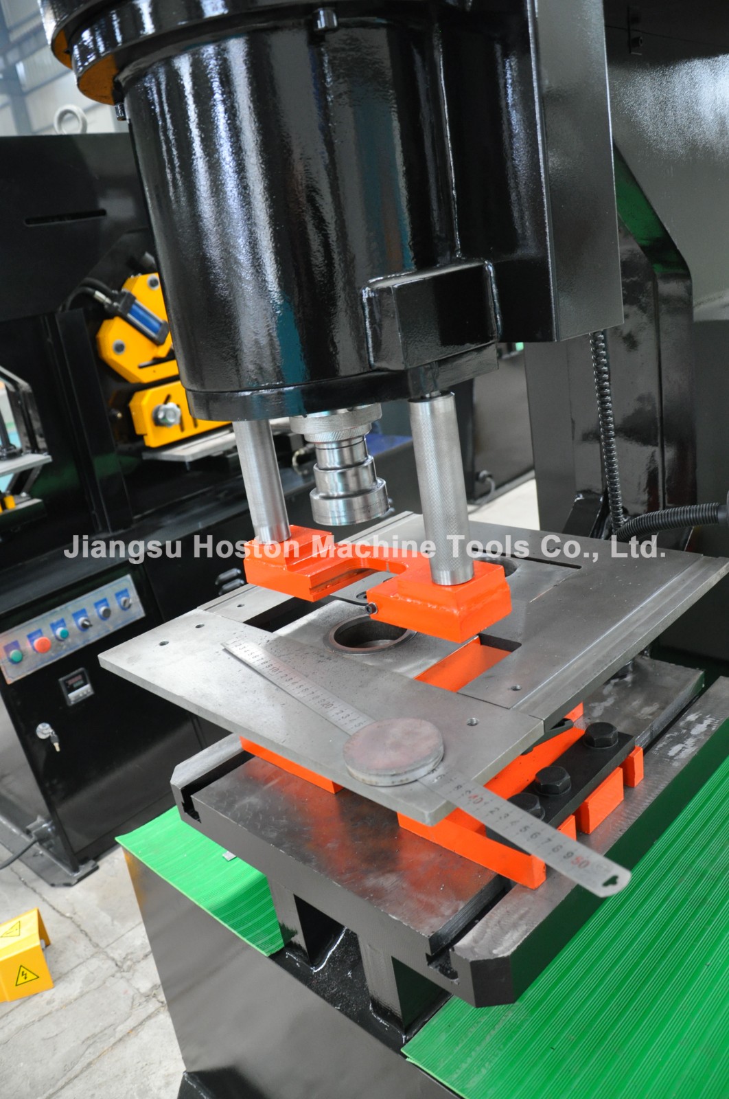 Angle Iron Hole Hydraulic Punching Machine